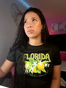 SallyWhitee online show from 04-04-26, 05:27