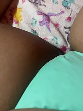 tunenarica22 online show from 04-27-26, 04:27