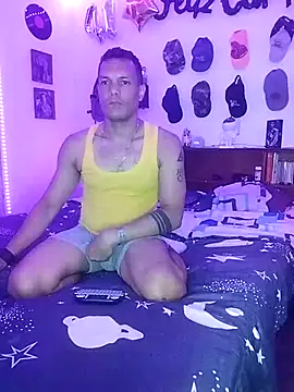 Snapshot of XhaseFoX chatting on 03-04-25, 02:38 XhaseFoX online show from 03-04-25, 02:38