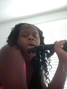 Snapshot of CocoaDoll22 chatting on 11-10-25, 02:16 CocoaDoll22 online show from 11-10-25, 02:16