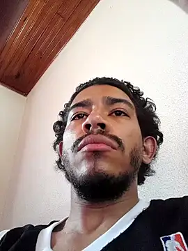 Mineirinho043 online show from 10-06-25, 02:58