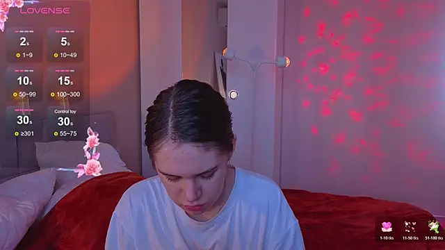 Mia Luw online show from 11-06-25, 03:40