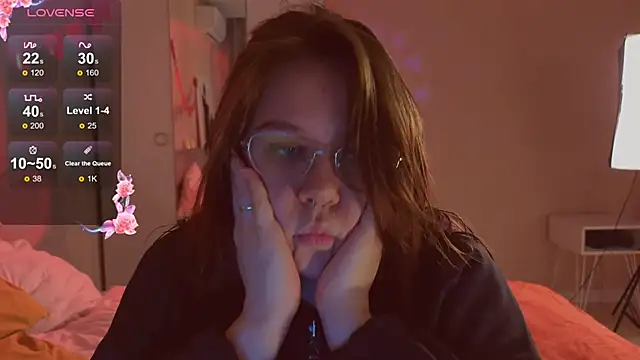 Mia Luw online show from 03-06-26, 03:14