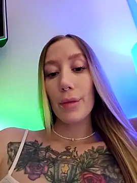 Snapshot of Pussy_Drive03 chatting on 02-17-25, 10:40 Pussy Drive03 online show from 02-17-25, 10:40