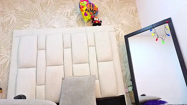 dafnnelewis online show from 02-09-26, 11:25