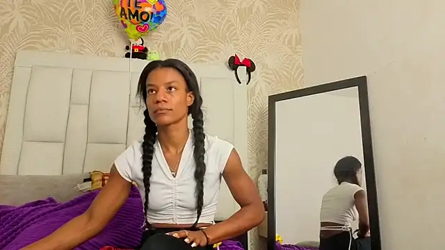 dafnnelewis online show from 04-25-26, 11:13