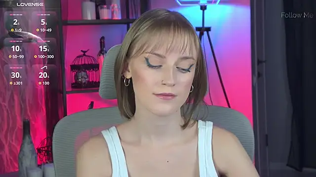 KiraMontoya online show from 01-05-26, 05:49