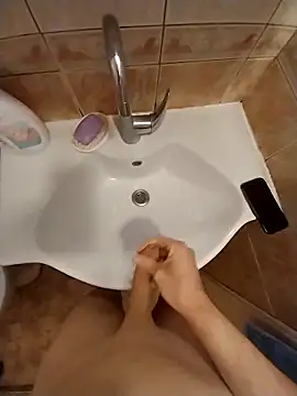 Snapshot of Good_boy000 chatting on 02-06-25, 06:29 Good boy000 online show from 02-06-25, 06:29