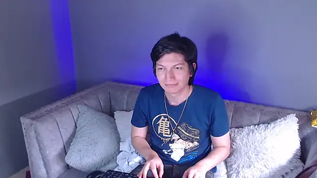 Snapshot of Golden-Boyy chatting on 02-12-25, 03:27 Golden-Boyy online show from 02-12-25, 03:27