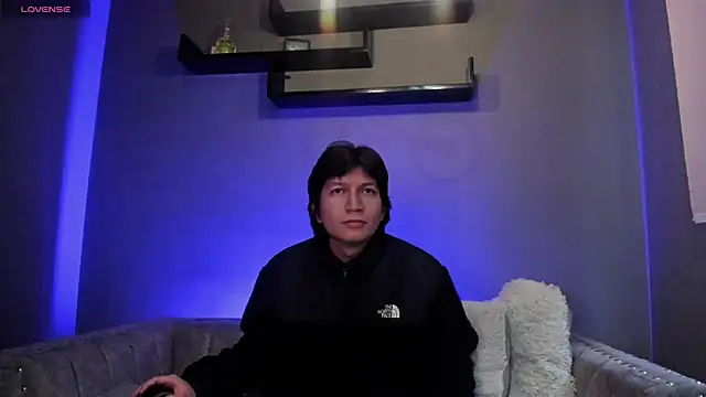 Snapshot of Golden-Boyy chatting on 02-22-25, 11:57 Golden-Boyy online show from 02-22-25, 11:57