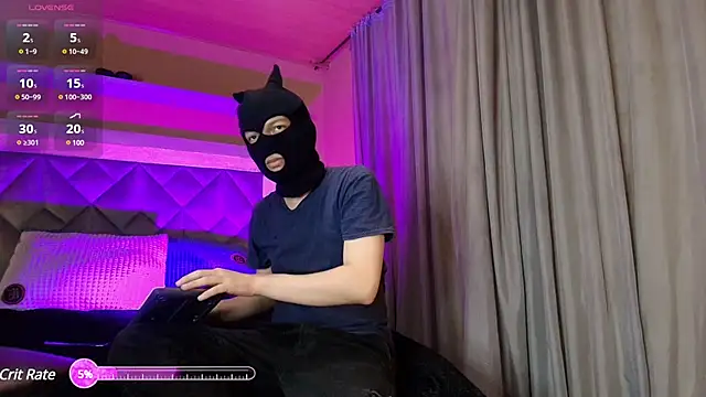 Snapshot of Golden-Boyy chatting on 03-14-25, 12:18 Golden-Boyy online show from 03-14-25, 12:18