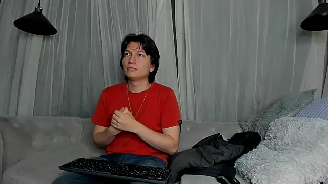 Snapshot of Golden-Boyy chatting on 03-16-25, 03:28 Golden-Boyy online show from 03-16-25, 03:28