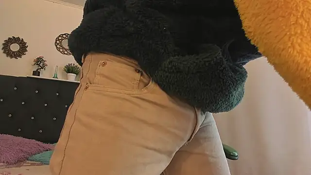 Snapshot of Golden-Boyy chatting on 10-03-25, 03:58 Golden-Boyy online show from 10-03-25, 03:58
