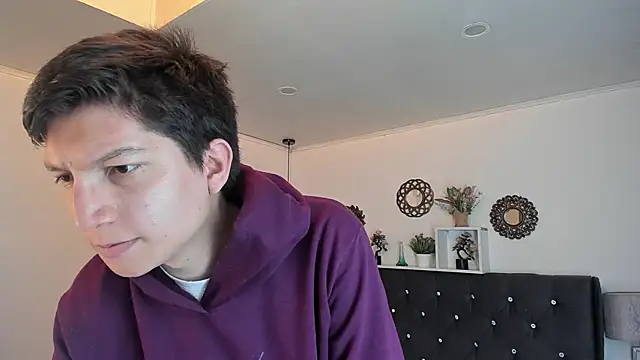 Snapshot of Golden-Boyy chatting on 10-04-25, 03:59 Golden-Boyy online show from 10-04-25, 03:59