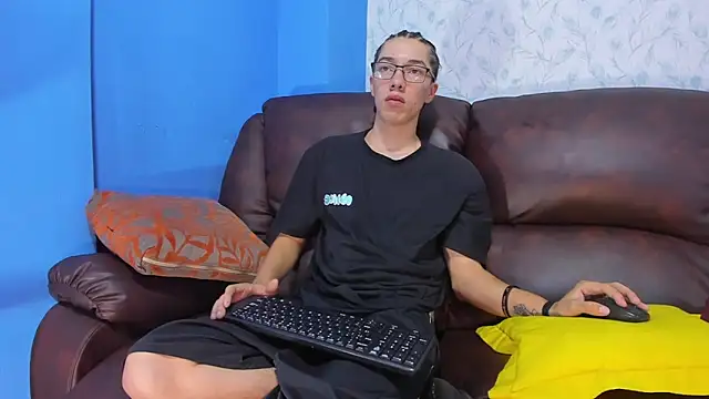 Snapshot of Gadiel_Sex chatting on 02-26-25, 07:16 Gadiel Sex online show from 02-26-25, 07:16