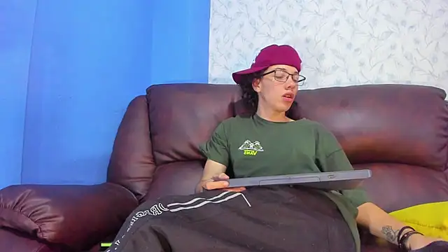 Snapshot of Gadiel_Sex chatting on 02-28-25, 01:58 Gadiel Sex online show from 02-28-25, 01:58