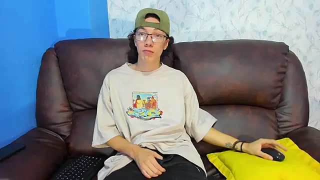 Snapshot of Gadiel_Sex chatting on 03-11-25, 01:23 Gadiel Sex online show from 03-11-25, 01:23