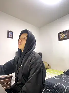 Snapshot of Gadiel_Sex chatting on 10-22-25, 11:04 Gadiel Sex online show from 10-22-25, 11:04