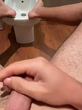 Snapshot of polpolo21 chatting on 10-28-25, 10:52 polpolo21 online show from 10-28-25, 10:52