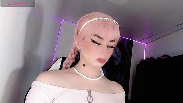 Snapshot of Irina_milkmaid chatting on 03-10-25, 10:45 Irina milkmaid online show from 03-10-25, 10:45