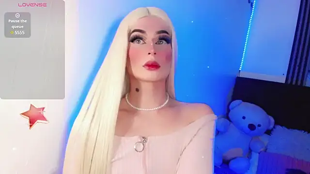 Snapshot of Irina_milkmaid chatting on 03-17-25, 07:02 Irina milkmaid online show from 03-17-25, 07:02