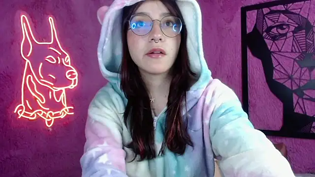Snapshot of Sunshinegirl__ chatting on 03-06-25, 08:37 Sunshinegirl online show from 03-06-25, 08:37