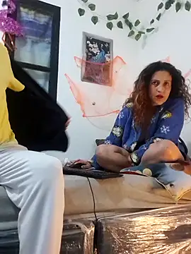 jeans and emma online show from 10-27-25, 12:26