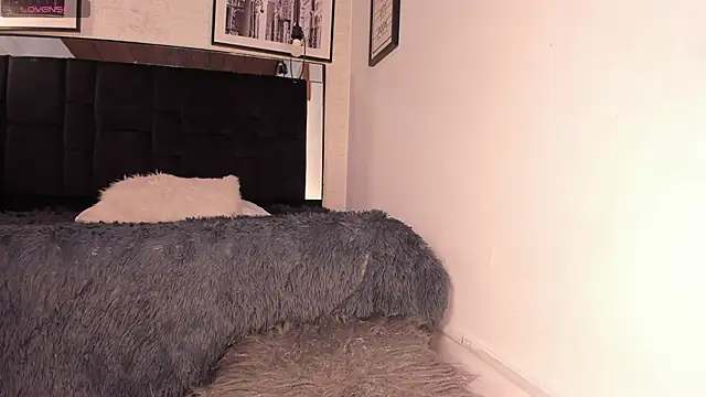 Snapshot of tylla_ chatting on 11-08-25, 07:45 tylla online show from 11-08-25, 07:45