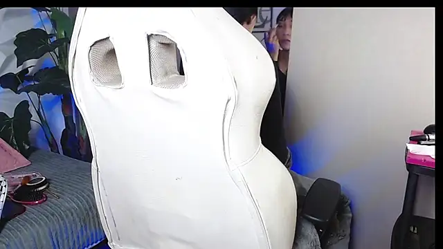 Miaa Lee7 online show from 10-16-25, 08:54