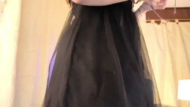 sophia dumont online show from 04-12-26, 12:15