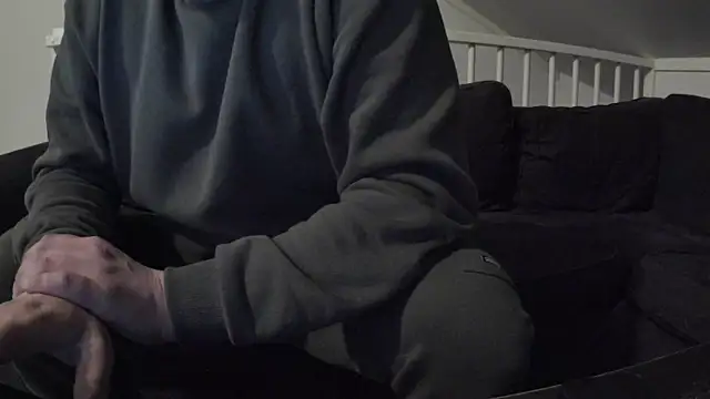 Snapshot of YourLoveBoyKevin chatting on 02-17-25, 08:47 YourLoveBoyKevin online show from 02-17-25, 08:47