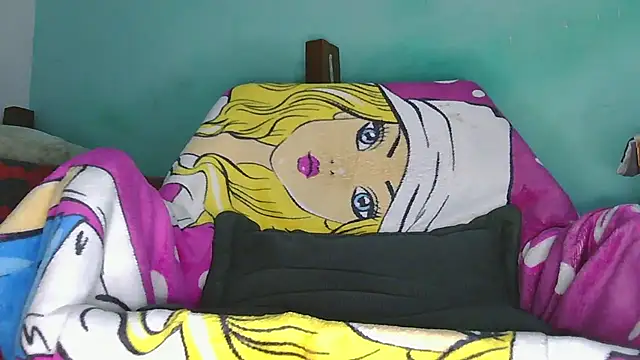 Snapshot of blondiebbc chatting on 09-16-25, 02:45 blondiebbc online show from 09-16-25, 02:45