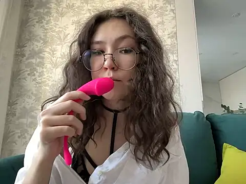 Snapshot of Tw1nFlame chatting on 02-11-25, 04:11 Tw1nFlame online show from 02-11-25, 04:11