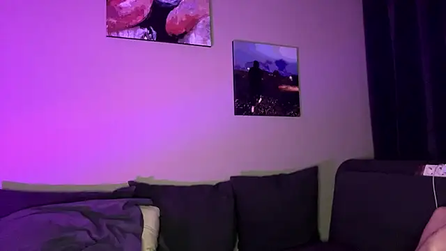 Snapshot of Tw1nFlame chatting on 03-11-25, 09:59 Tw1nFlame online show from 03-11-25, 09:59