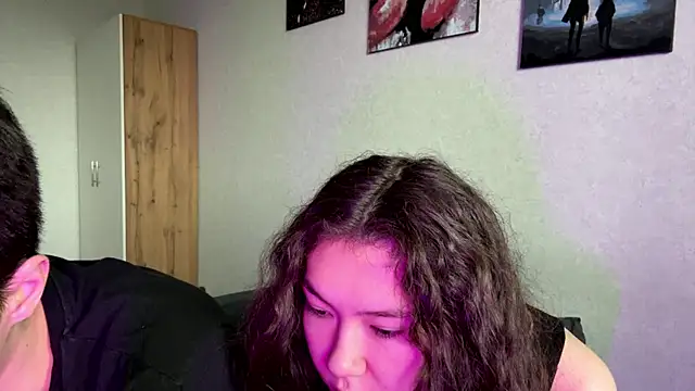 Snapshot of Tw1nFlame chatting on 11-08-25, 10:26 Tw1nFlame online show from 11-08-25, 10:26