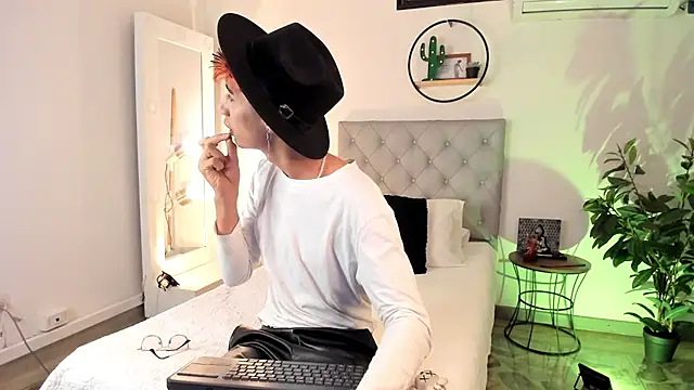 NovaaWheler online show from 03-21-25, 05:00