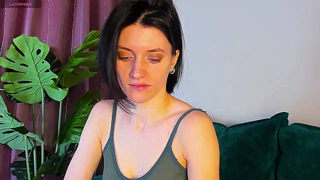 Snapshot of roxy_riot_ chatting on 02-06-25, 03:06 roxy riot online show from 02-06-25, 03:06