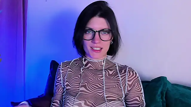 Snapshot of roxy_riot_ chatting on 02-07-25, 07:29 roxy riot online show from 02-07-25, 07:29