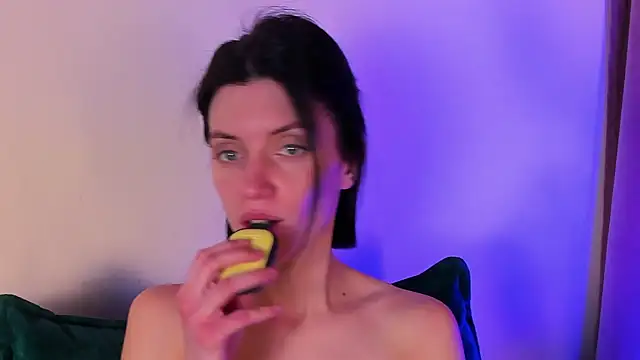 Snapshot of roxy_riot_ chatting on 02-09-25, 04:46 roxy riot online show from 02-09-25, 04:46