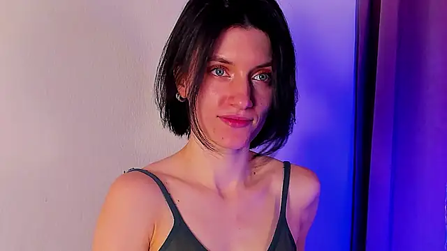 Snapshot of roxy_riot_ chatting on 02-13-25, 08:17 roxy riot online show from 02-13-25, 08:17