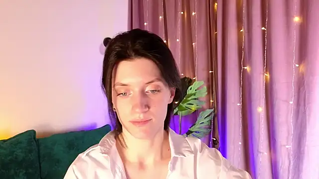 Snapshot of roxy_riot_ chatting on 02-14-25, 07:59 roxy riot online show from 02-14-25, 07:59