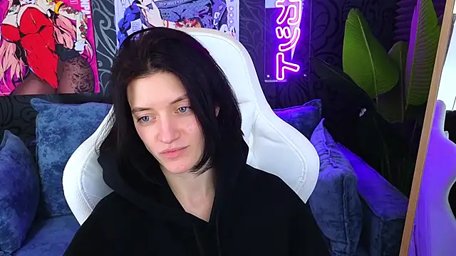 Snapshot of roxy_riot_ chatting on 02-18-25, 07:43 roxy riot online show from 02-18-25, 07:43