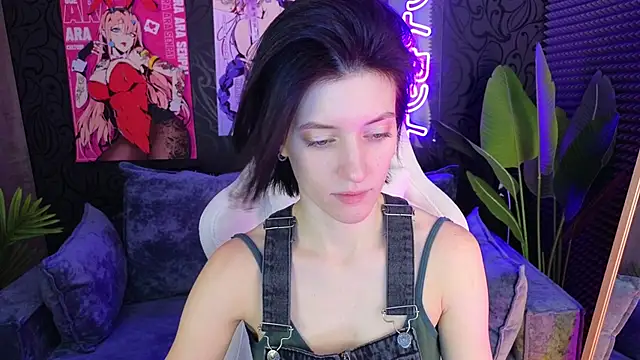 Snapshot of roxy_riot_ chatting on 02-23-25, 01:24 roxy riot online show from 02-23-25, 01:24