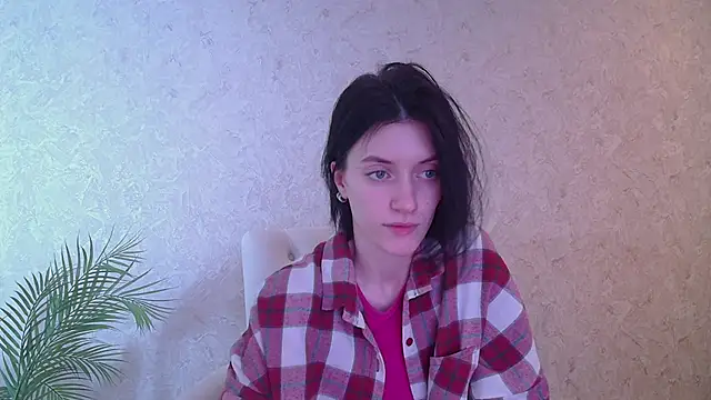 Snapshot of roxy_riot_ chatting on 03-04-25, 05:11 roxy riot online show from 03-04-25, 05:11