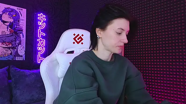 Snapshot of roxy_riot_ chatting on 03-07-25, 01:31 roxy riot online show from 03-07-25, 01:31