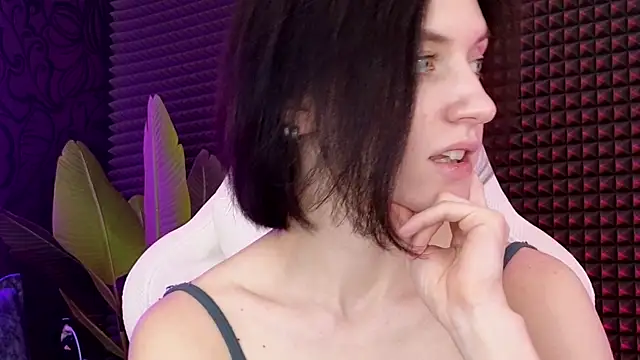 Snapshot of roxy_riot_ chatting on 03-10-25, 07:32 roxy riot online show from 03-10-25, 07:32