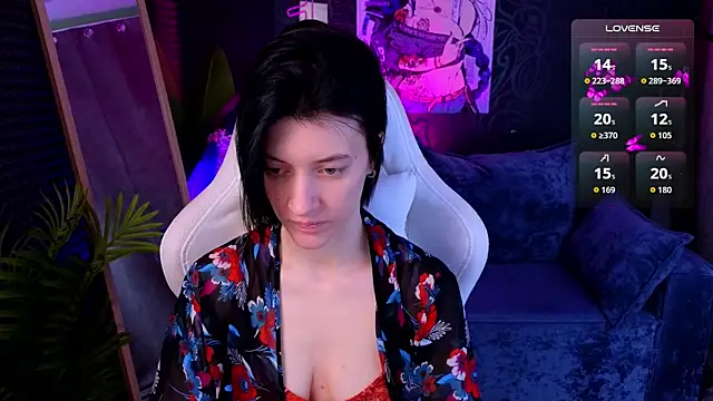 Snapshot of roxy_riot_ chatting on 11-14-25, 01:26 roxy riot online show from 11-14-25, 01:26