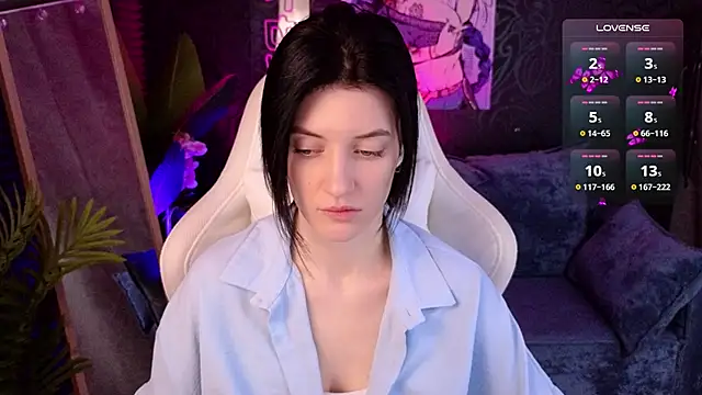 Snapshot of roxy_riot_ chatting on 11-18-25, 01:33 roxy riot online show from 11-18-25, 01:33