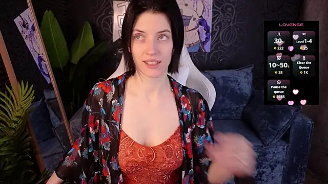 Snapshot of roxy_riot_ chatting on 12-15-25, 01:32 roxy riot online show from 12-15-25, 01:32