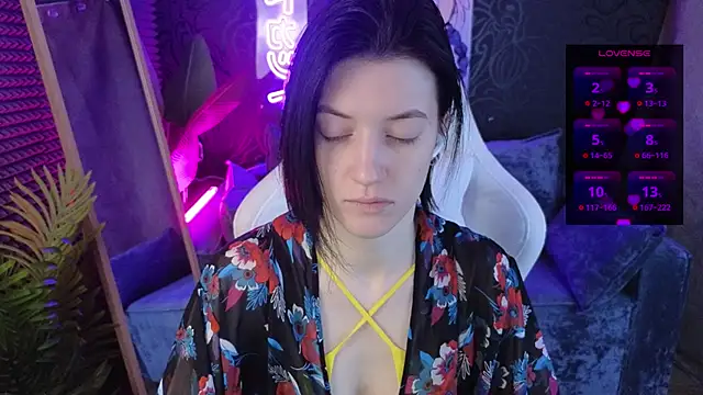 Snapshot of roxy_riot_ chatting on 12-16-25, 01:21 roxy riot online show from 12-16-25, 01:21